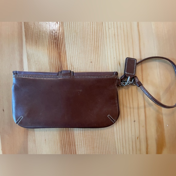 Vintage Coach Brown Leather Wristlet EUC - Picture 5 of 7